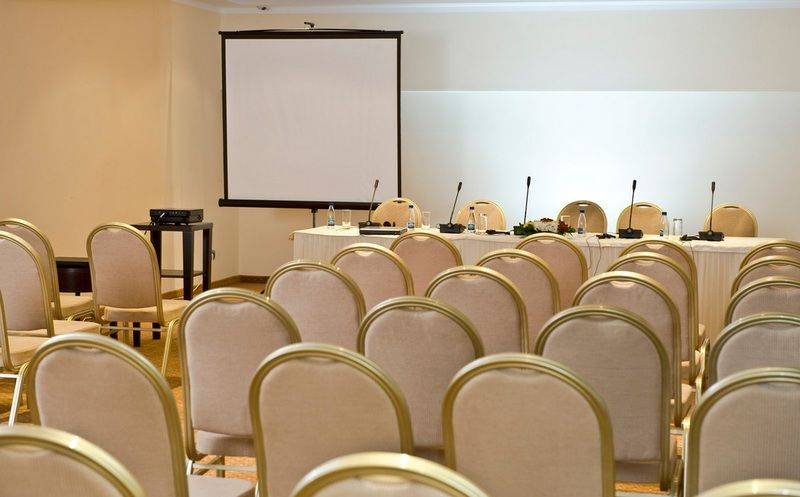 Aparthotel Premier Подгорица Бизнес снимка